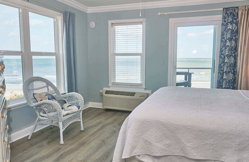 Vilano Beach Hotel | Vilano Beach - Coastal Studio