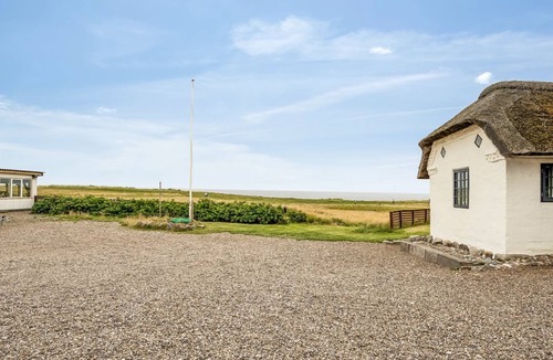 Trans House | "Vili" - 100m from the sea by Interhome