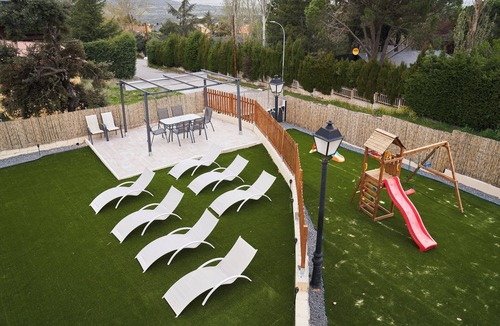 Los Angeles de San Rafael Villa | Villa con Piscina Climatizada en el Interior de la Casa y Mucho más