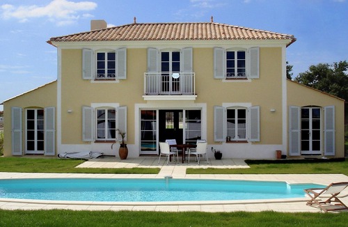 L'Aiguillon-sur-Vie Villa | Villa Abordable sur Terrain de Golf!