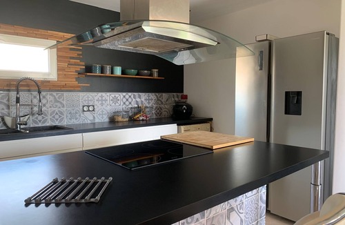 Saint-Saturnin-les-Avignon Villa | Villa Provençale