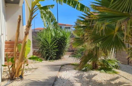 Villelongue-de-la-Salanque Villa | Villa de Standing - Heated pool