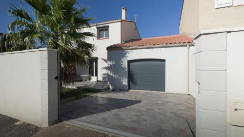 Peyriac-de-Mer Villa | Villa Élégance