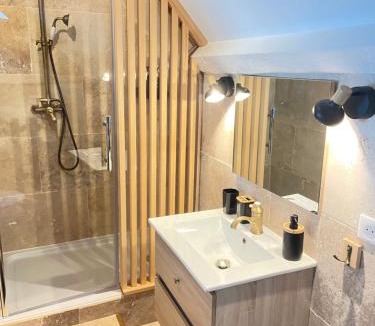 Chasnay House | Villa Ô Room