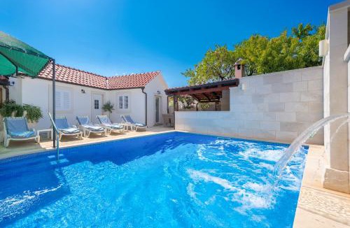 Skrip Villa | Villa Škrika