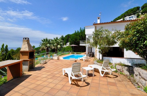 Lloret de Mar Cottage | Villa 10 pers, Private Pool, Parking, Lloret de Mar
