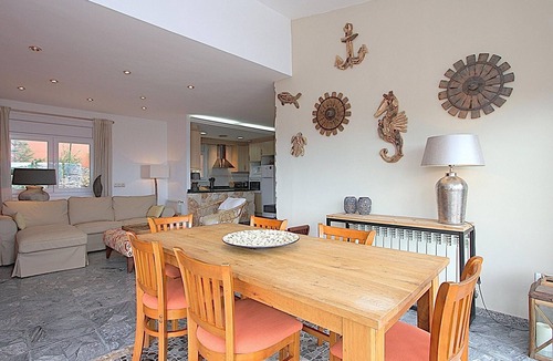 Lloret de Mar Cottage | Villa 10 Pers, Private Pool, Air-Conditioned