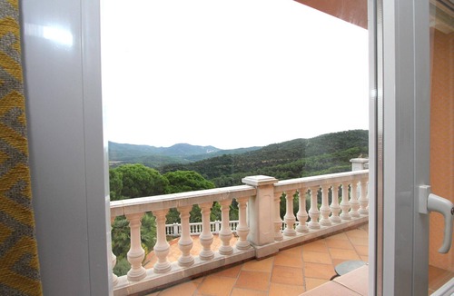Lloret de Mar Cottage | Villa 10 Pers, Private Pool, Air-Conditioned