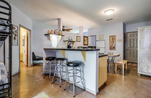 Glen Rose Cottage | Villa 101 · Peaceful River Views · Steps to Water