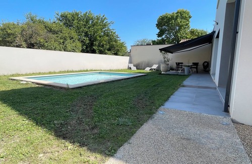 Camaret-sur-Aigues House | VILLA 130 m², swimming pool, garage in Provence