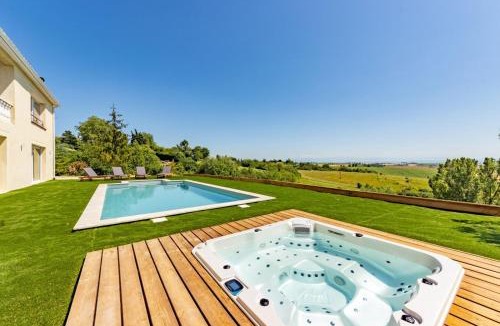 Auterive Villa | Villa 15 personnes - Piscine - Jacuzzi - Clim - Bar - Billard - Cinéma - Vue Panoramique