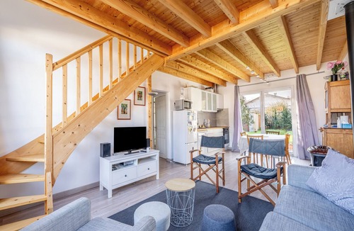 Pornic Villa | Villa '190, Chic, Sobre, Plage À Pied, 6 P' with Private Terrace and Private Garden