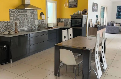 Marsac-sur-l'Isle Villa | Villa 210 m2 swimming pool