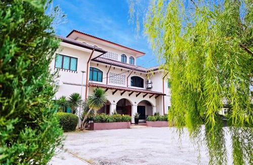 Dato Abu Bakar Baginda Apartment | Villa 223