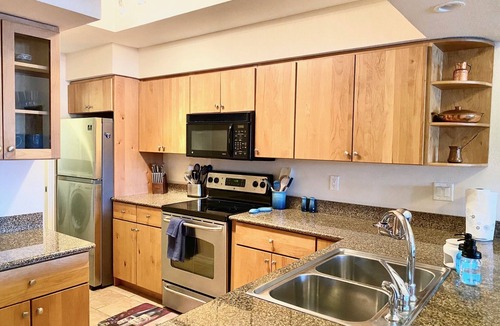 Highland Lake Estates Condo | VILLA 2302 - Top Floor Lakefront Views - Private Grill - Island Amenities