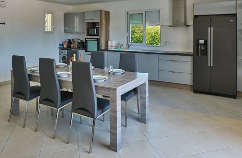 Montfort-sur-Argens Villa | Villa 3*heated infinity pool 3 comfort suites, panoramic view