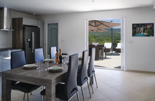 Montfort-sur-Argens Villa | Villa 3*heated infinity pool 3 comfort suites, panoramic view