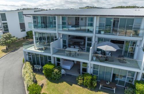 Cable Bay Villa | Villa 3 Luxe Coastal Escape