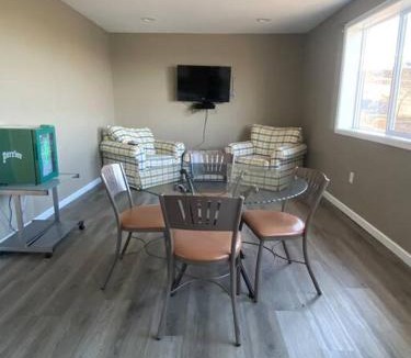 Lake Ozark House | Villa #3 Sleep 6-Bachelor/Bachelorette Parties!