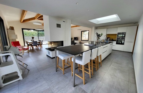 Montferrier-sur-Lez Villa | Villa 300 M2, Dans la Pinède, Avec Salle de Jeux et Piscine et à 30mn des Plages