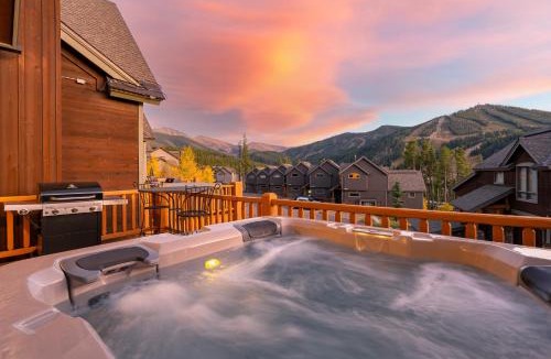 Winter Park House | Villa 308 Next To WP Resort I Private Hot Tub I Great Views I Activity Program
