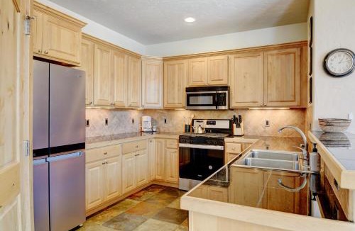 Winter Park House | Villa 308 Next To WP Resort I Private Hot Tub I Great Views I Activity Program