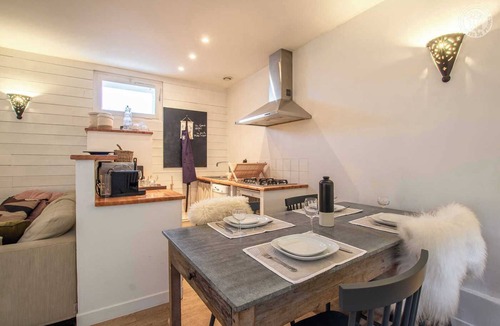 Aix-les-Bains House | VILLA 379 - MOUXY - Gîte