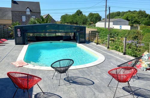 La Fresnais House | Villa 4 ✨ 2 km from the bay, house with covered pool and enclosed garden