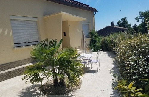 Verdun-en-Lauragais Villa | Villa 4 bedrooms/4 bathrooms - 9 pers. - Swimming pool - Nice amenities - Green setting