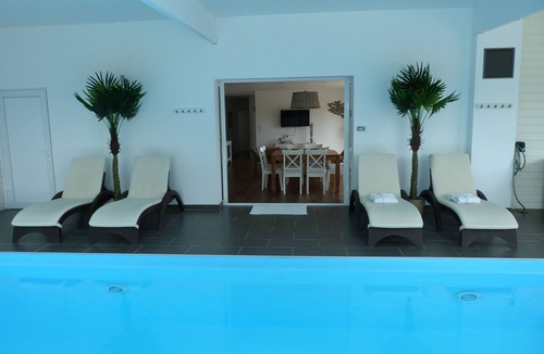 Plouescat Villa | VILLA 4*large indoor pool and Jacuzzi 80 m from the sea and GR34.