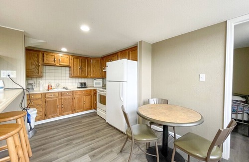 Lake Ozark Villa | Villa #4 Sleep 10 Lower Level