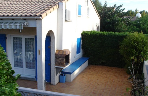 Saint-Cyprien Plage Villa | Villa 40m2 3 Ch 5 - 6 Pers Clim Shared pool Sea 50 m Beach 1 km