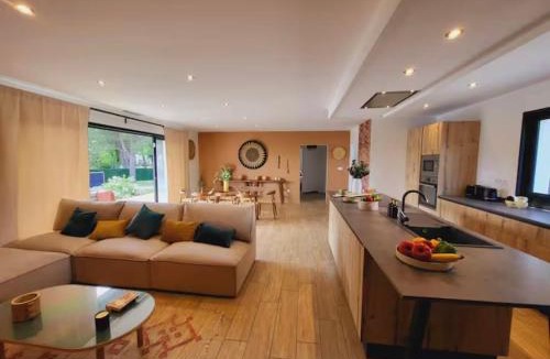Vallon-Pont-d'Arc Villa | Villa 5 étoiles, piscine chauffée, 9p, 4ch, Casa SISTA