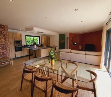 Vallon-Pont-d'Arc Villa | Villa 5 étoiles, piscine chauffée, 9p, 4ch, Casa SISTA