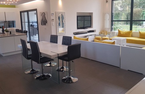 Vedene House | Villa 5 min from Avignon contemporary design villa with swimming pool