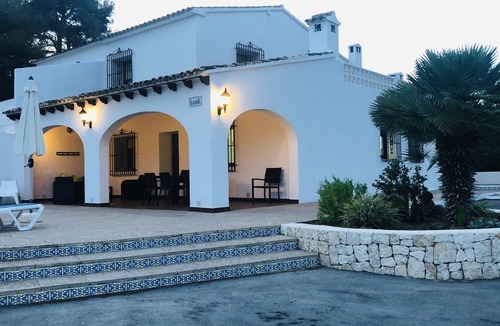 Moraira Ski Chalet | Villa 500m from the beach. Private pool.