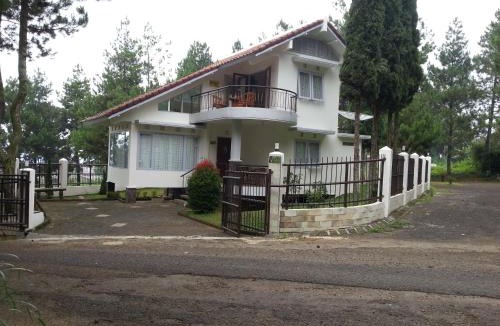 Parongpong Villa | VILLA 5CEMARA