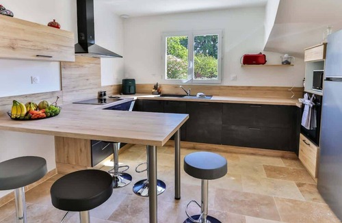Saint-Etienne-du-Gres House | Villa 6-8 personnes avec piscine (Mas Blanc)