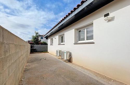 Ortaffa Villa | Villa 6 couchages avec jardin