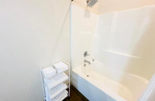 Pine Grove Apartment | Villa 6