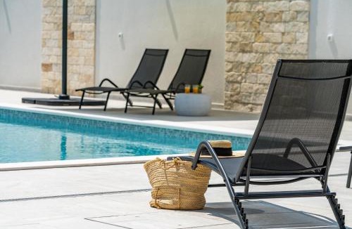 Skabrnja Villa | Villa 65 Large 55m2 Private Heated Pool Peaceful Escape