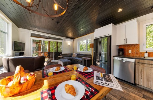 Baie-St-Paul Ski Chalet | Villa 7: Hot Tub, Panoramic Terrace & Forest Magic