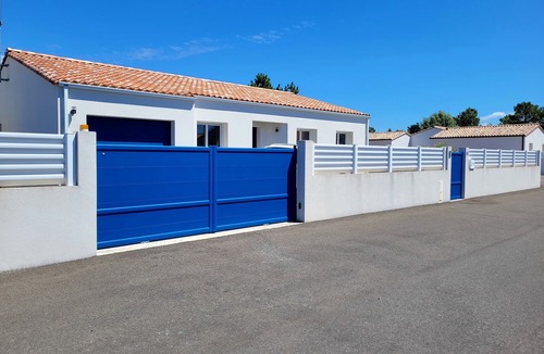 Saint-Jean-de-Monts Villa | Villa 8 pers seaside, covered swimming pool between pine cones and shells