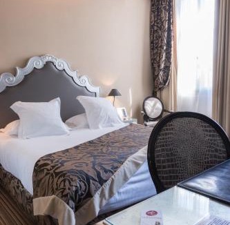 Deauville City Centre Hotel | Villa 81