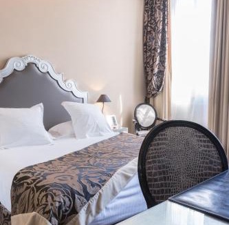 Deauville City Centre Hotel | Villa 81