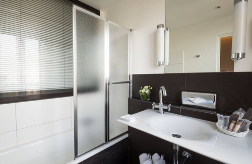 Deauville City Centre Hotel | Villa 81