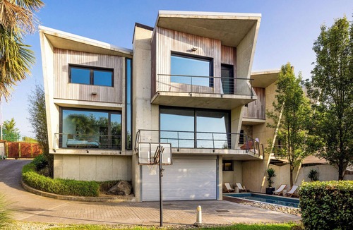 San Sebastian Villa | Villa Angelu : Architectural Jewel with Swimming Pool