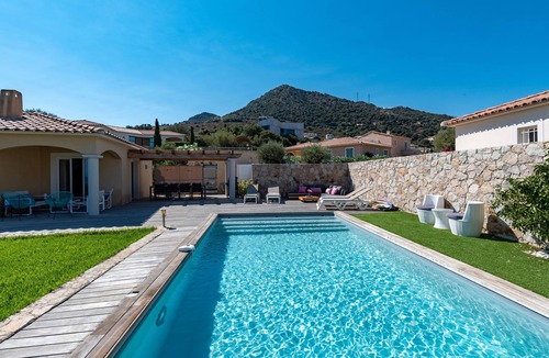 L'Ile-Rousse Villa | Villa Acula - Five Bedroom Villa, Sleeps 10