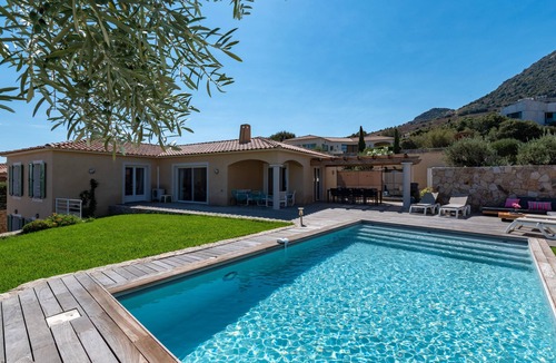 L'Ile-Rousse Villa | Villa Acula - Five Bedroom Villa, Sleeps 10