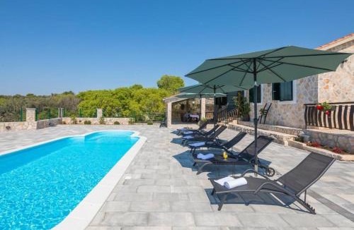 Jarebinjak Villa | Villa Adamaris